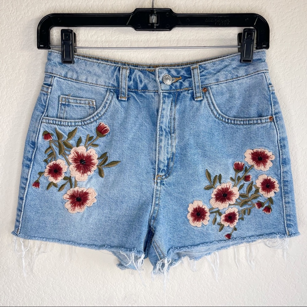 ✨TopShop Moto | Floral Embroidered Mom Denim Jean Shorts
